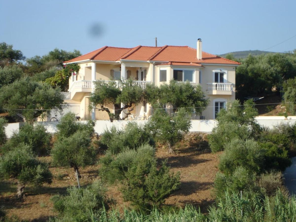 Villa Carisma Livadhakia ภายนอก รูปภาพ